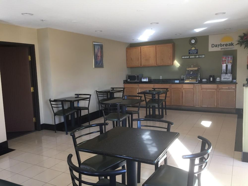 Days Inn By Wyndham Tucson Airport Экстерьер фото
