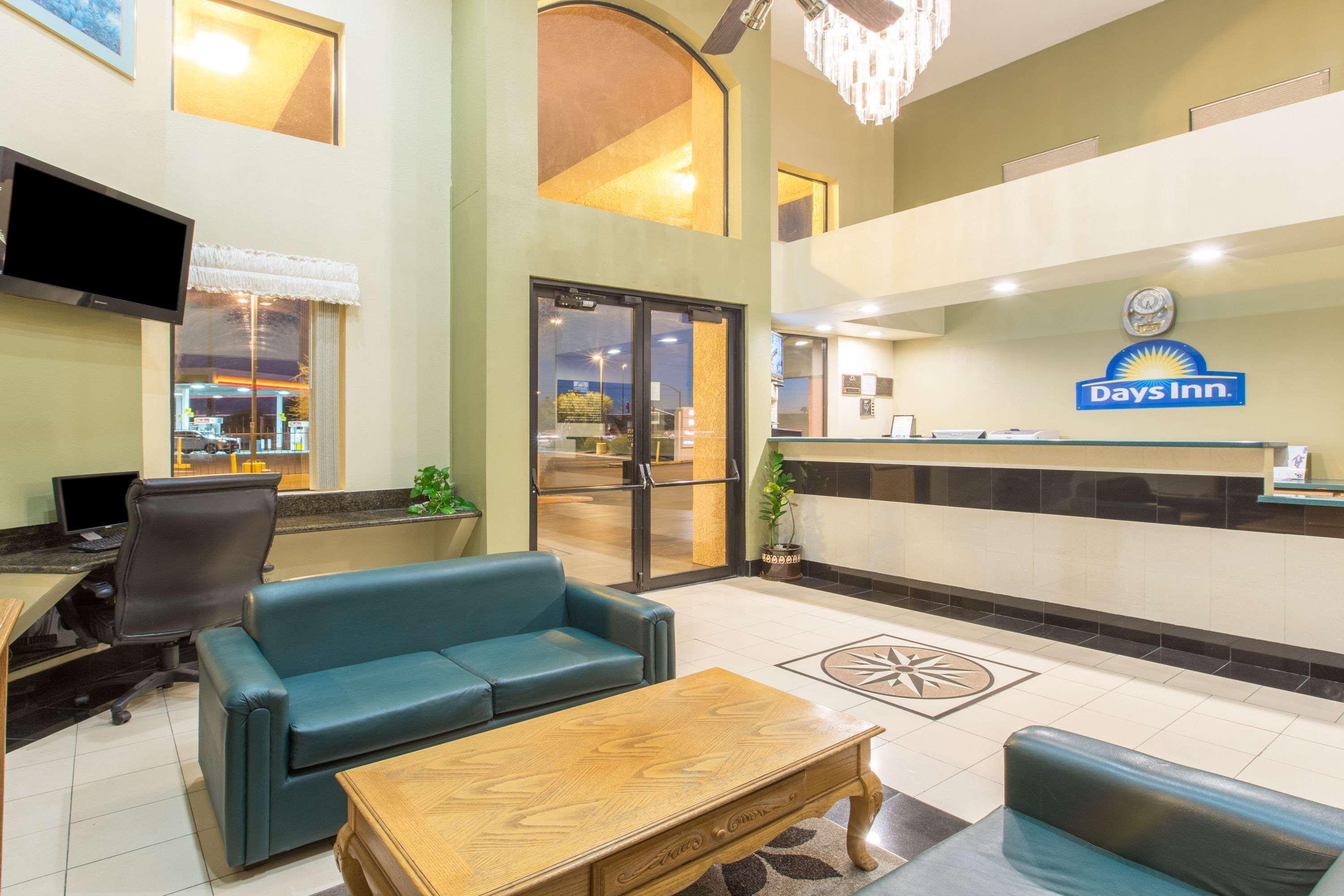 Days Inn By Wyndham Tucson Airport Экстерьер фото