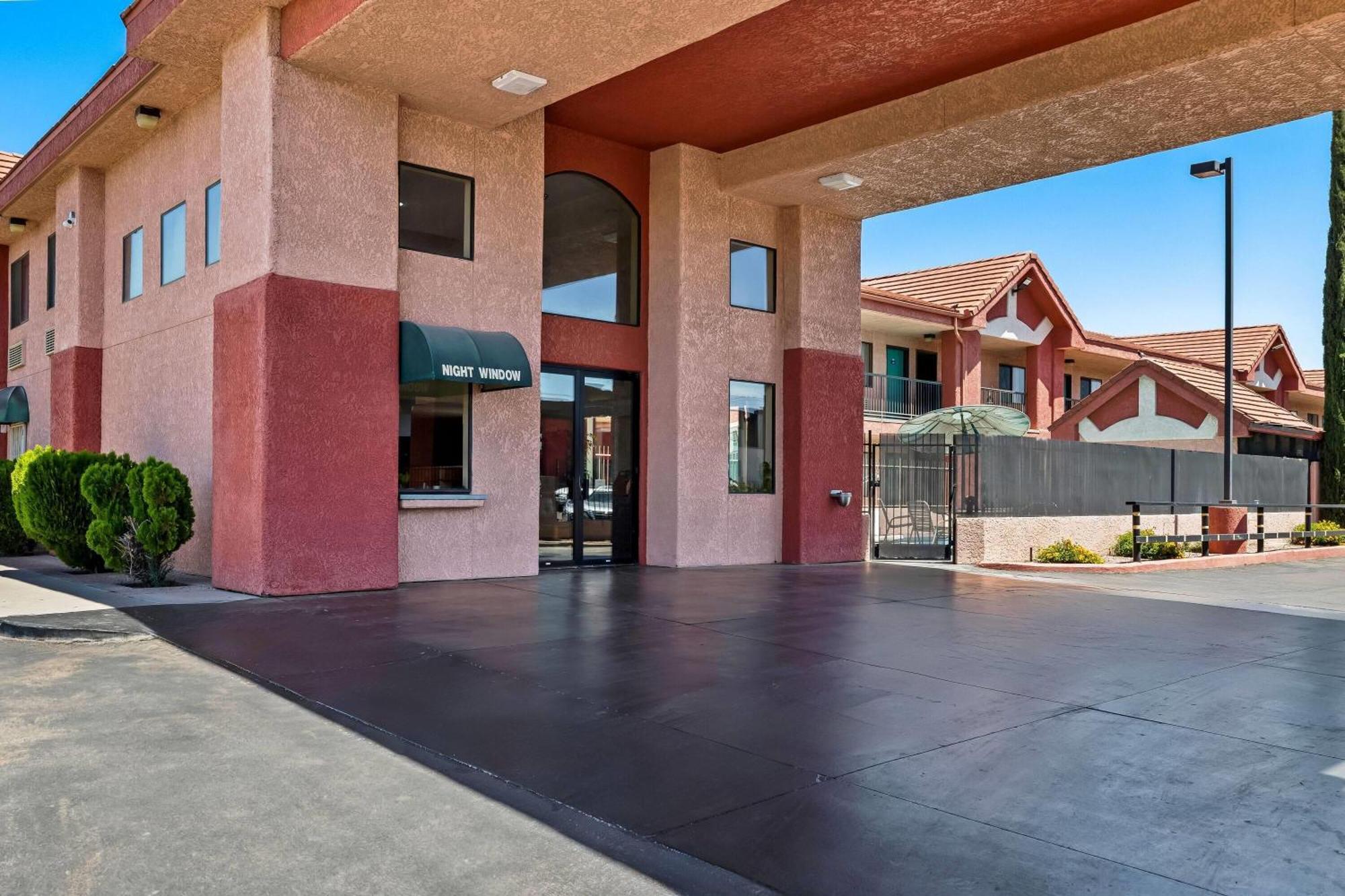 Days Inn By Wyndham Tucson Airport Экстерьер фото