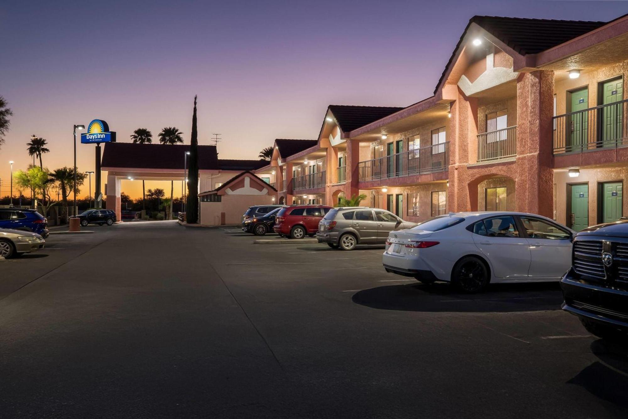 Days Inn By Wyndham Tucson Airport Экстерьер фото