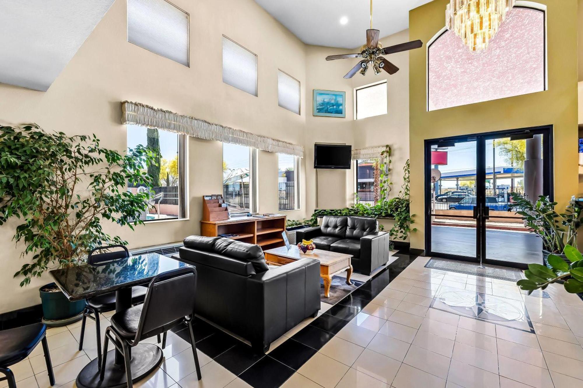 Days Inn By Wyndham Tucson Airport Экстерьер фото