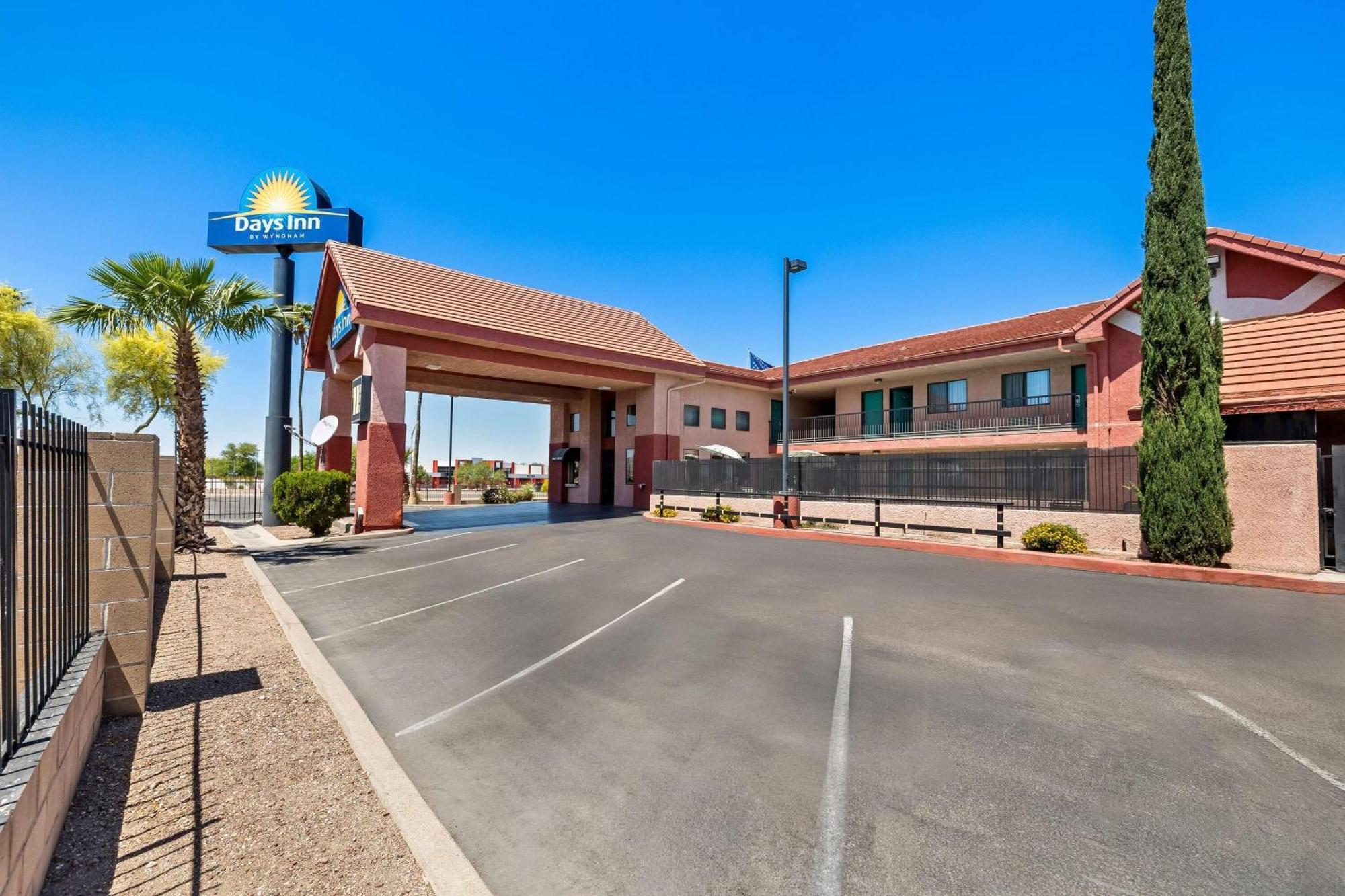 Days Inn By Wyndham Tucson Airport Экстерьер фото