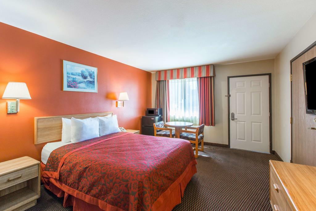 Days Inn By Wyndham Tucson Airport Экстерьер фото